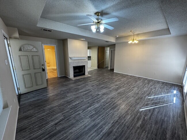 Foto del edificio - Beautiful Duplex with a Basement!