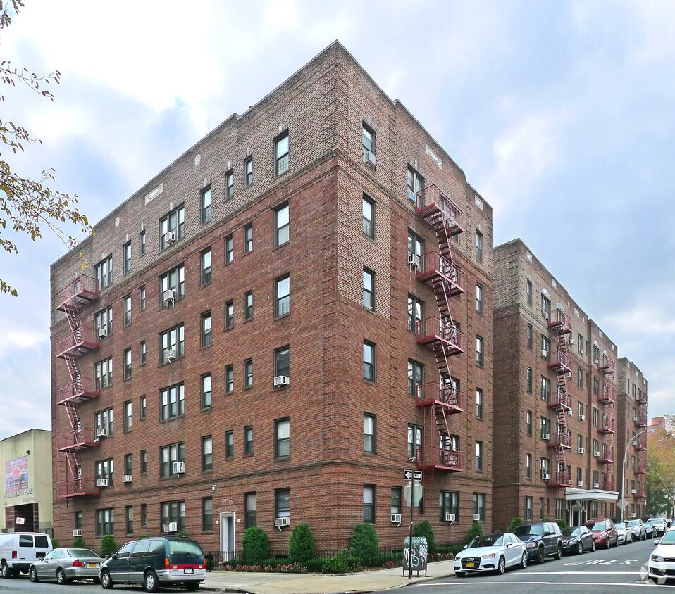 Primary Photo - 1701 W 3rd St