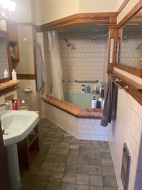 Main Floor Bathroom - 504 N Carroll St