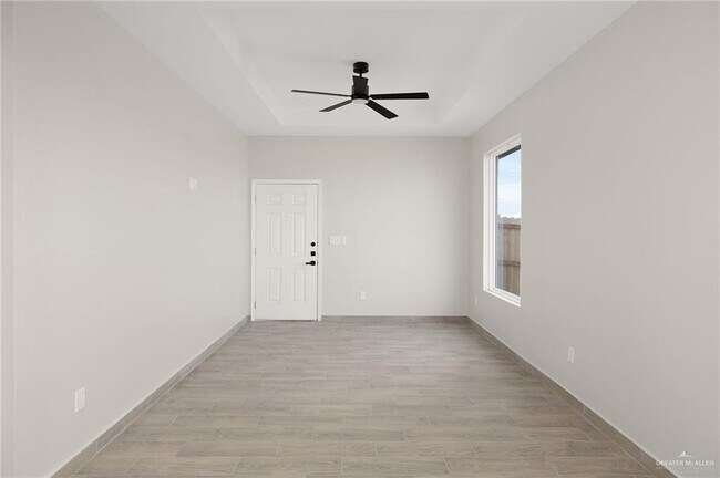 Building Photo - 21 Selena St