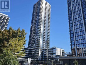 Building Photo - 15 Watergarden Dr