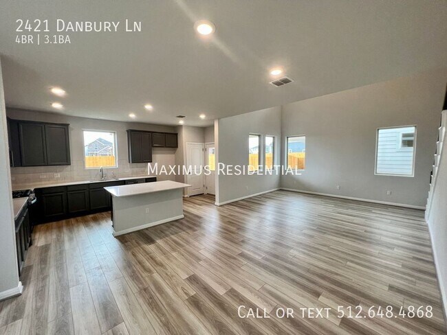 Foto del edificio - 2421 Danbury Ln