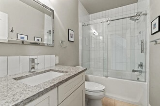 Building Photo - 1405 W Water Ave