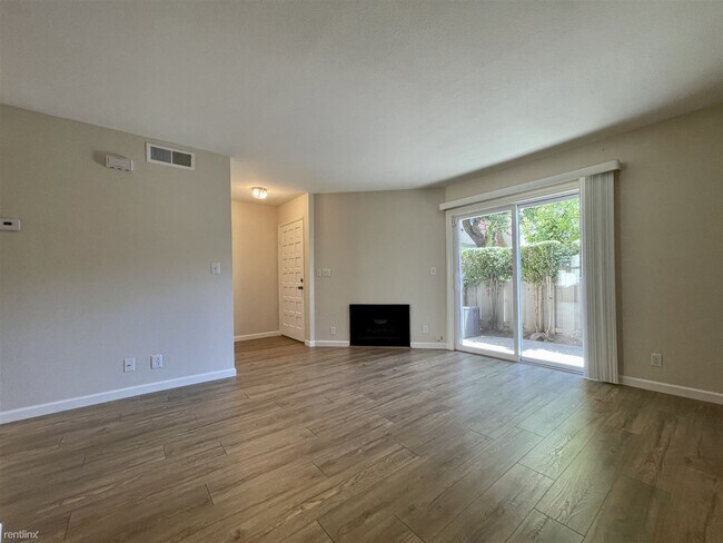 Foto del edificio - 3 br, 2.5 bath Townhome - 3157 Payne Avenu...