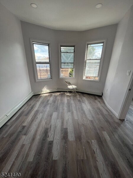 Building Photo - 356 Monroe St