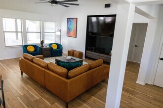 Building Photo - 17023 Lexington Dr