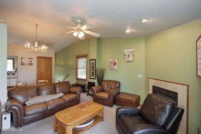 Building Photo - 3 br, 2 bath Townhome - 2442 Walden Rd
