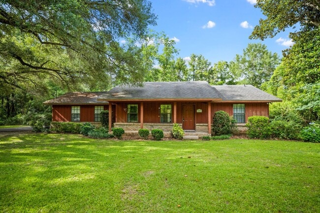 Building Photo - 18050 Steele Dr