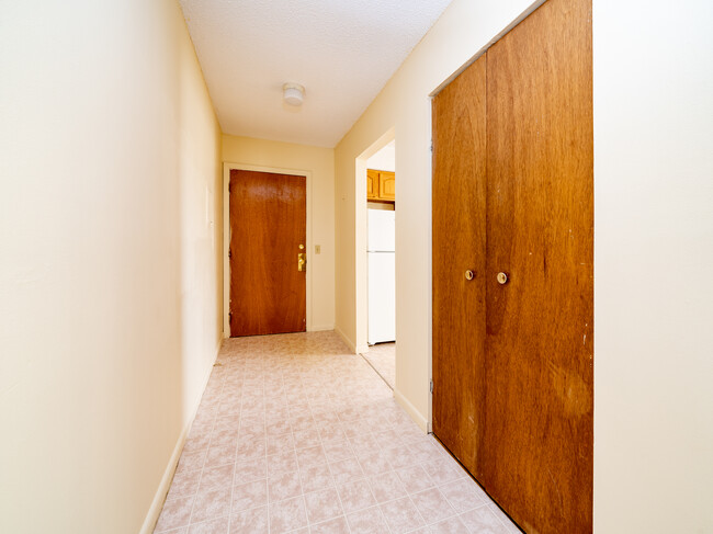 Entrance Foyer - Courtside Apartments