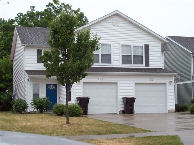 Building Photo - 703 N Pitcher St