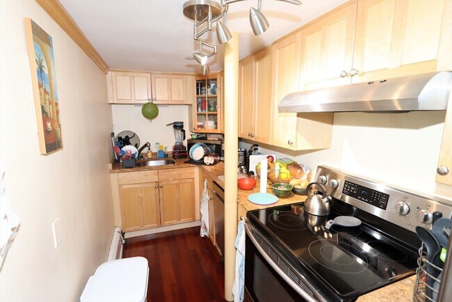Foto del edificio - 1407 Beacon St