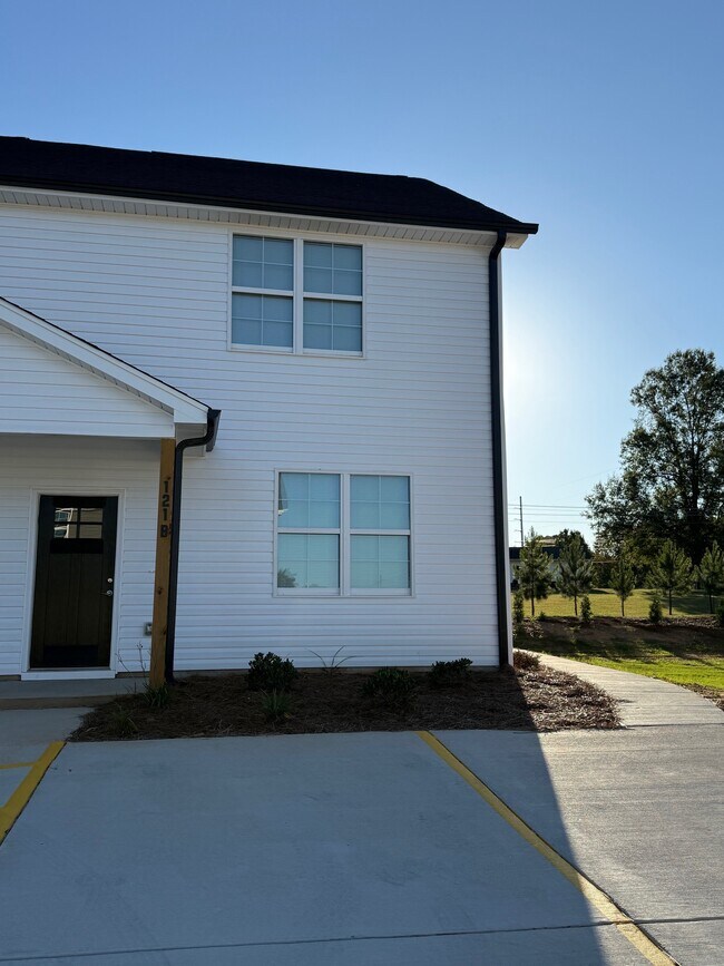 Foto del edificio - 121 Diver Dr