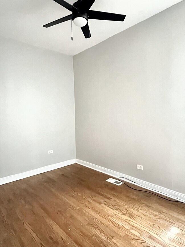 Foto del edificio - 2908 N Talman Ave