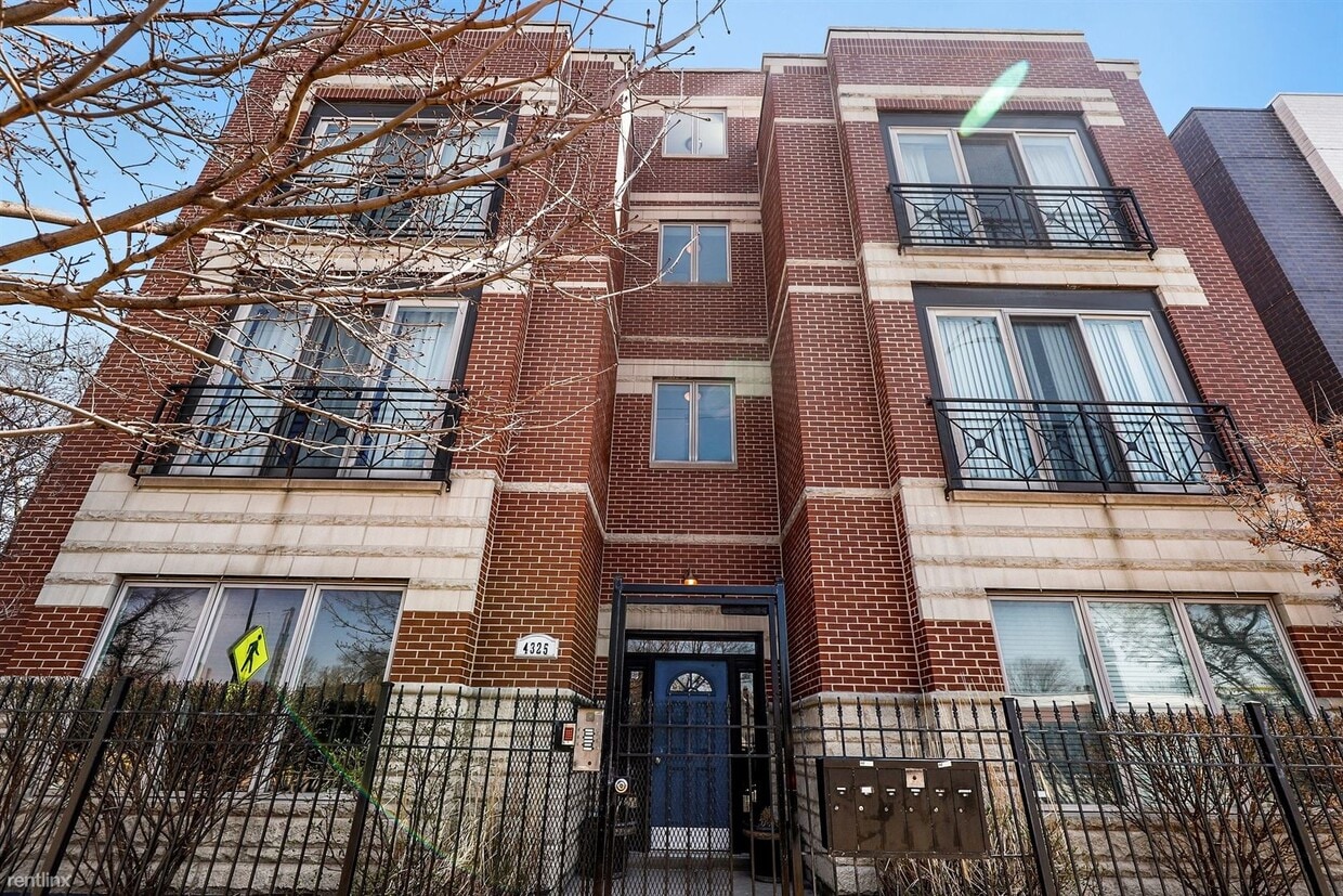 Primary Photo - 2 br, 2 bath Condo - 4325 N Cicero Ave Uni...