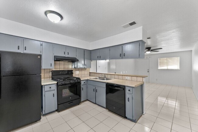 Foto del edificio - 11103 Renel Dr