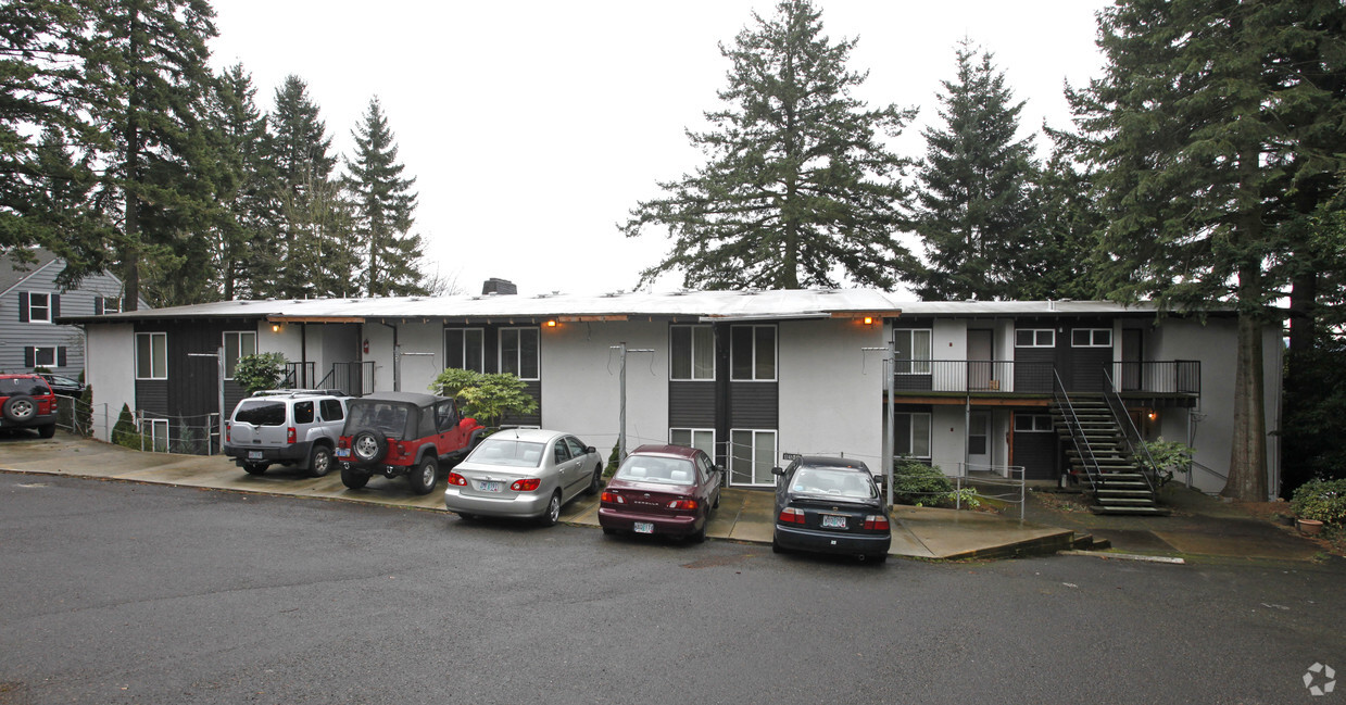 Building Photo - 8500-8590 SW Canyon Ln
