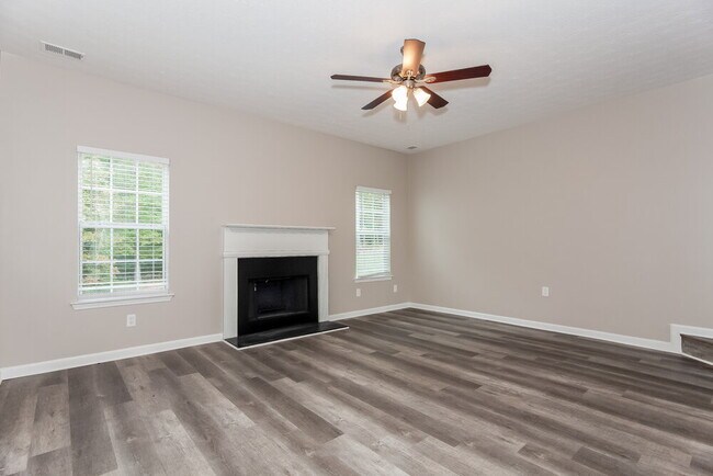 Foto del edificio - 700 Lake Joyce Ln