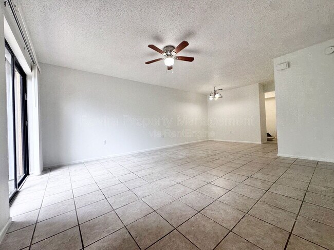 Foto del edificio - 4179 Corsair Ave