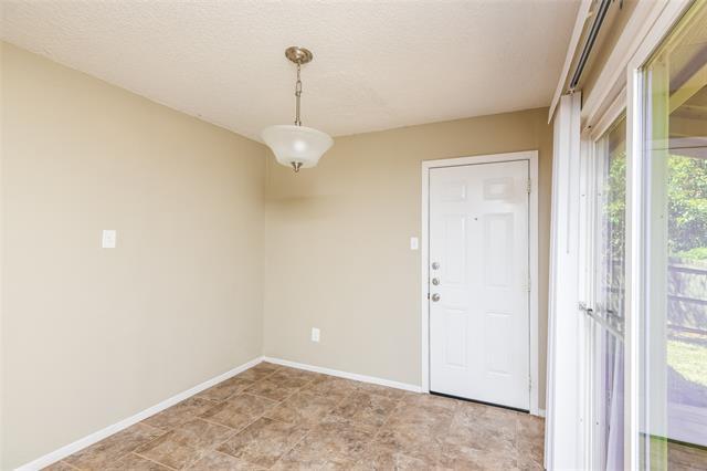 Foto del edificio - 6407 Woods Edge Dr