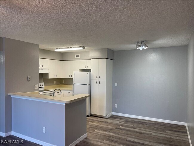 Building Photo - 13555 Eagle Ridge Dr