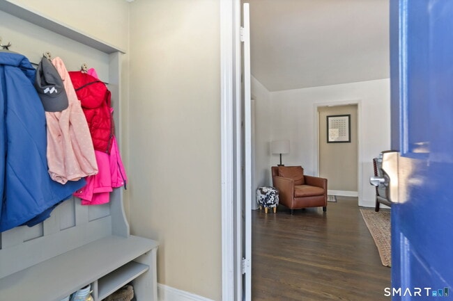 Building Photo - 41 Dalewood Ave