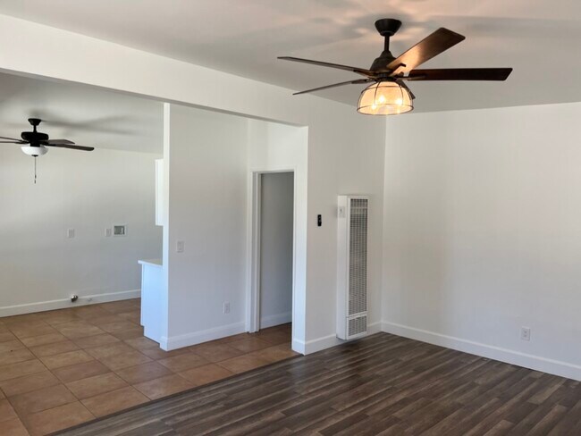 Foto del edificio - 294 N Cherry St