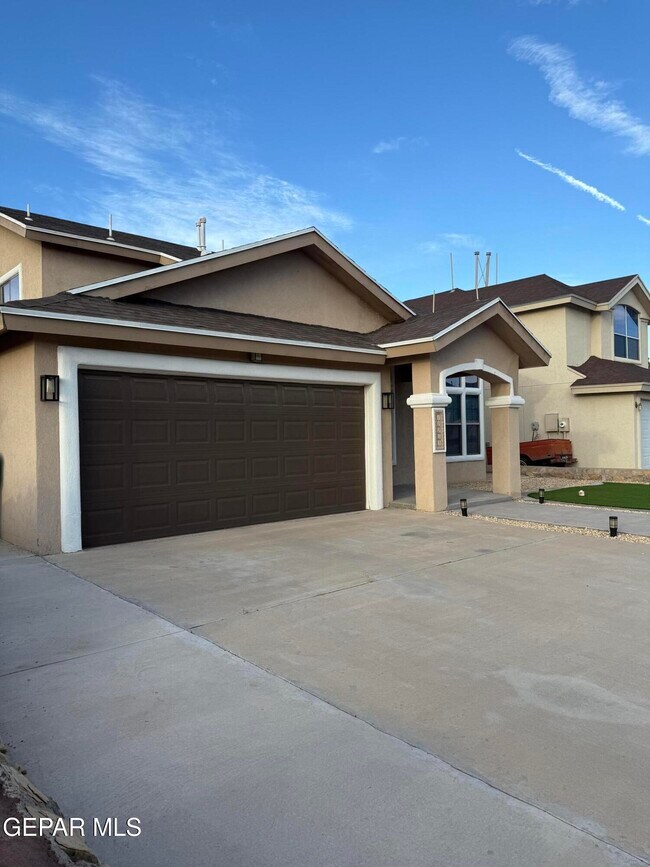 Foto del edificio - 12253 Holy Springs Ct