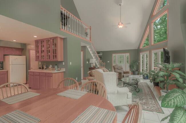Building Photo - 610 Hickory Point Dr