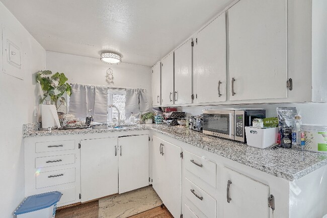 Foto del edificio - 228 E Harrison St