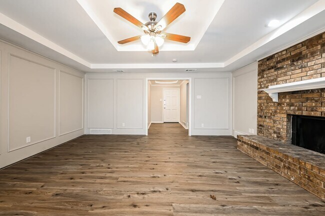 Building Photo - 933 Shell