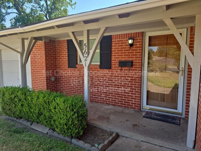 Foto del edificio - 5621 Wedgworth Rd