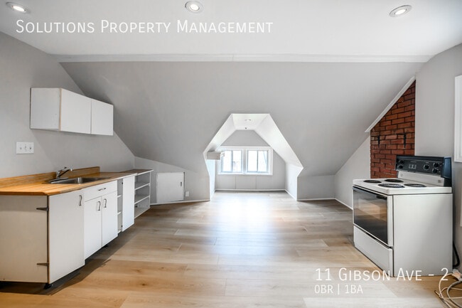 Building Photo - **Bright and Open All Incl. Studio Unit in Central Hamilton**