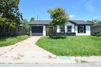 Building Photo - 10 Gulf Ln