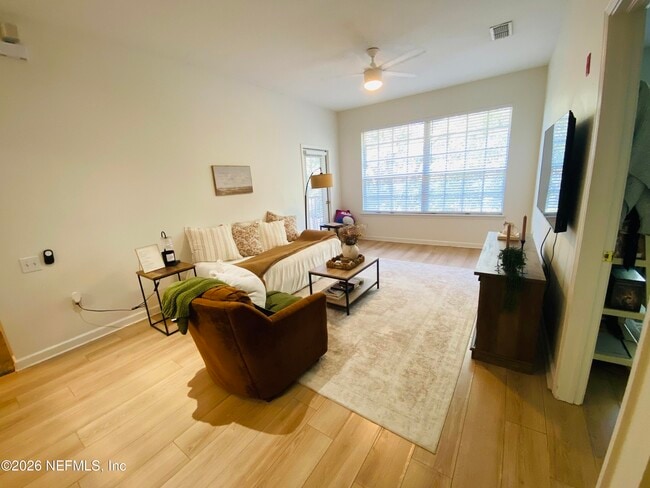 Foto del edificio - 10550 Baymeadows Rd