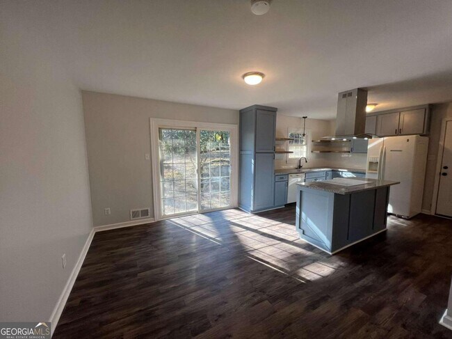 Building Photo - 2712 Wayman Dr