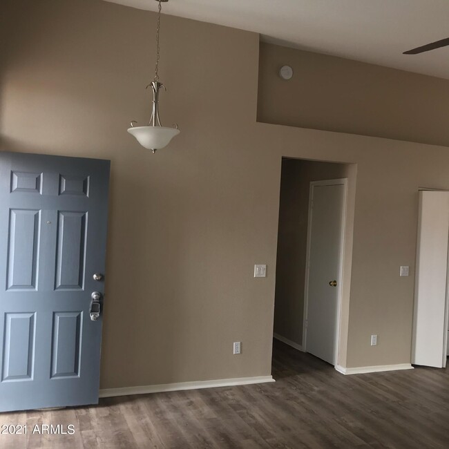 Foto del edificio - 11321 W Ruth Ave