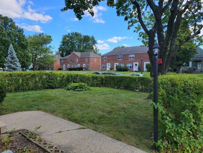 Building Photo - 594 Chatham Rd
