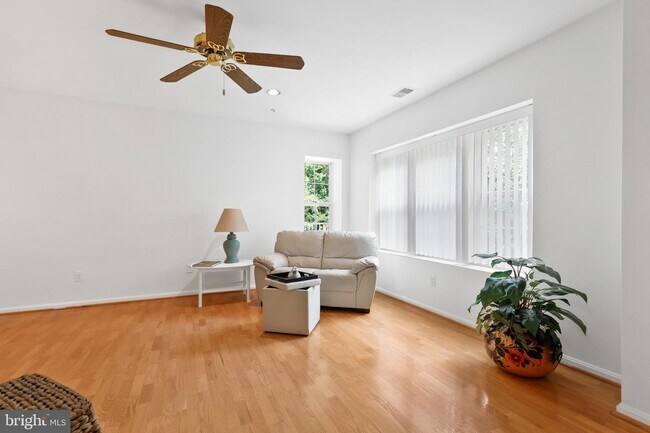 Building Photo - 405 Plumbridge Ct
