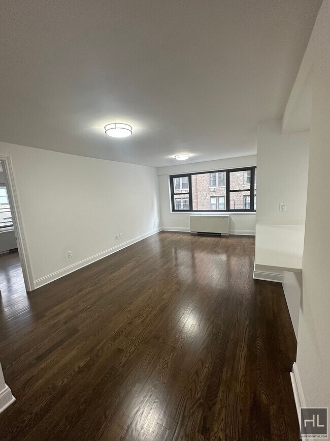 Building Photo - EAST 56 STREET