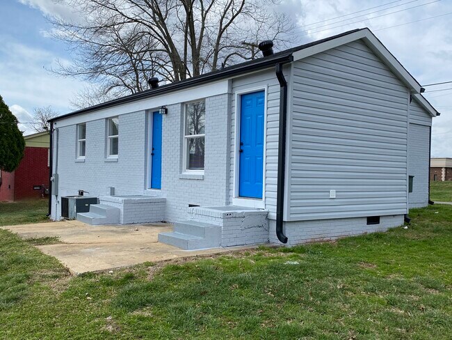 Building Photo - 912 Shannon Bradley Rd