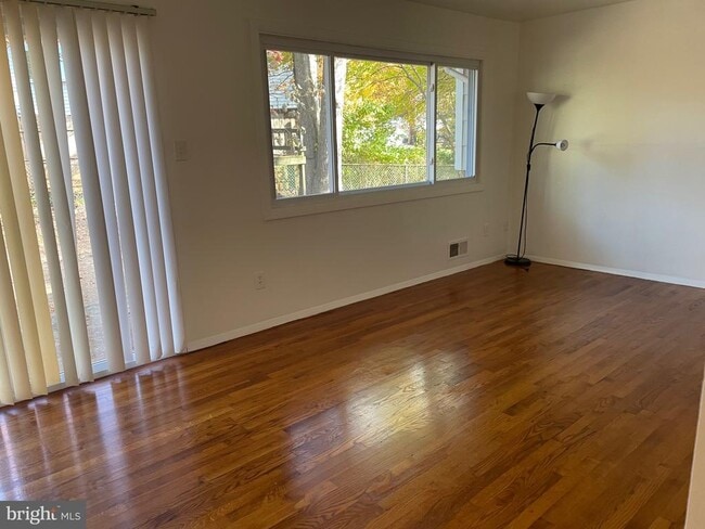 Foto del edificio - 3510 Castleleigh Rd