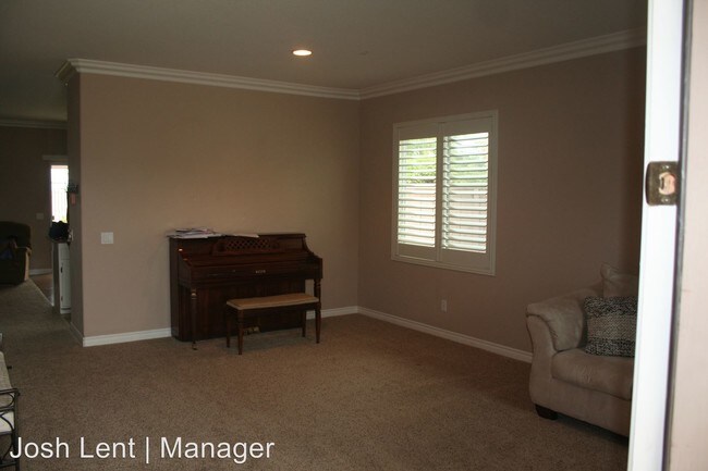Building Photo - 42671 Drennon Ct