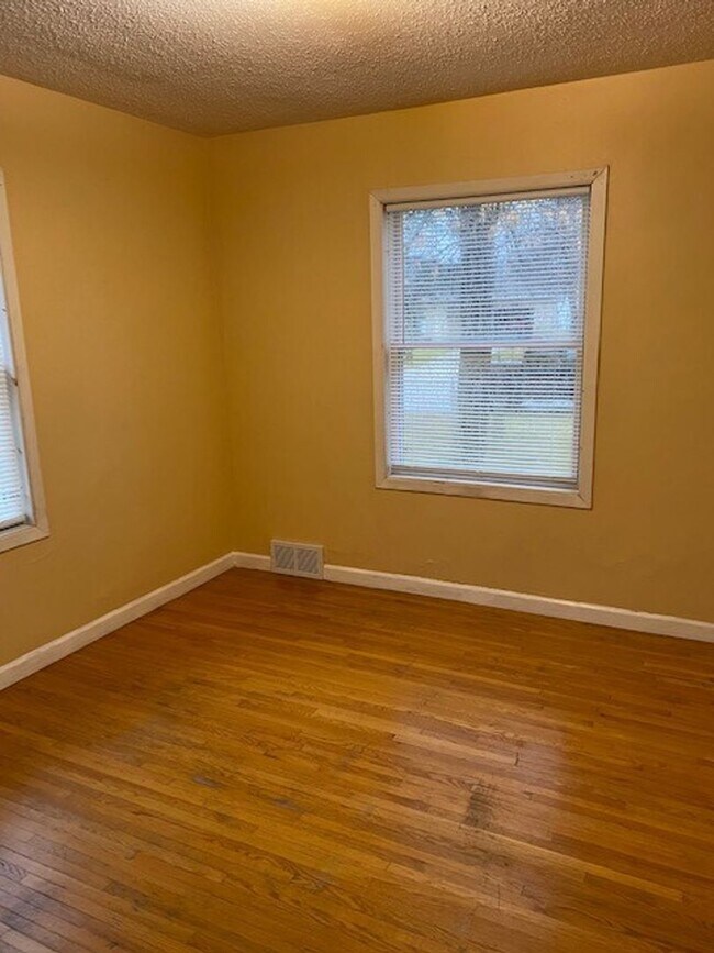 Foto del edificio - 1311 8th Ave NE