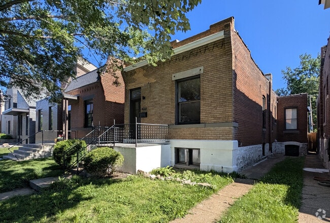 Building Photo - 4111 McRee Ave
