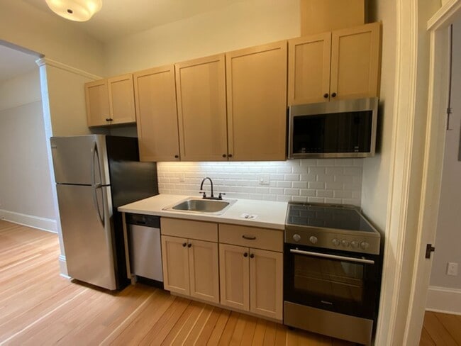 Building Photo - Cute 1bd/1bth in Cottage Grove in Historic downtown!