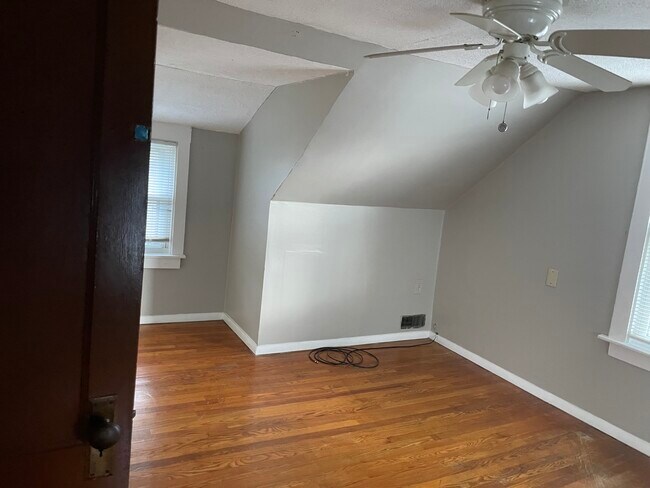Building Photo - 502 Wright Ave