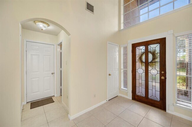 Building Photo - 3915 Shadow Cove Dr