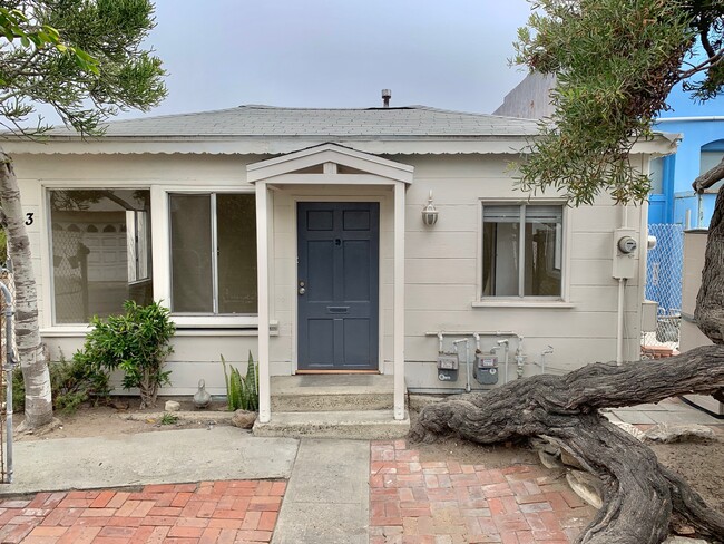 Building Photo - 53 11th Ct