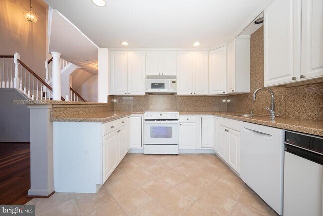 Foto del edificio - 234 Lookout Pl