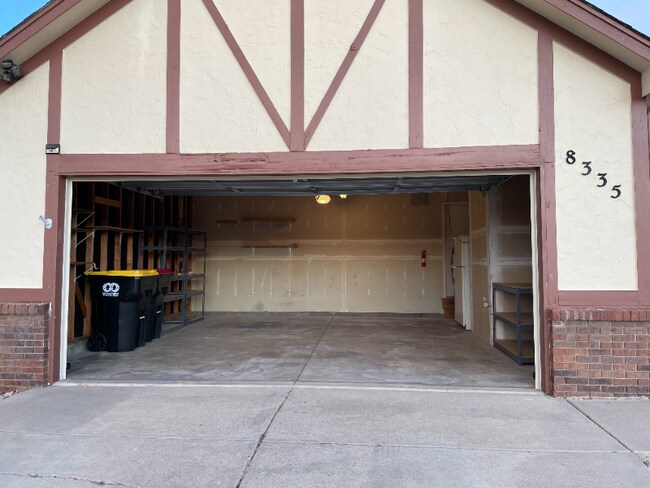 Building Photo - 8335 Snapdragon Dr
